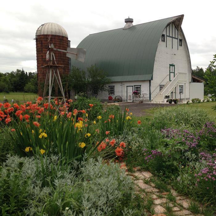 Escape to rustic charm at Brule River Barn, WI! Perfect for your dream farm wedding or unforgettable event. Book your special day and make memories that last a lifetime. 🌾💍 #VenueSpotlight #BarnWedding #BruleRiverBarn